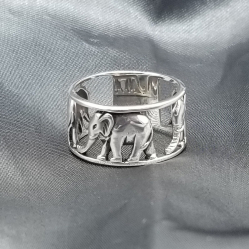 925 Sterling Silver Lucky Elephant Ring - Size 8
